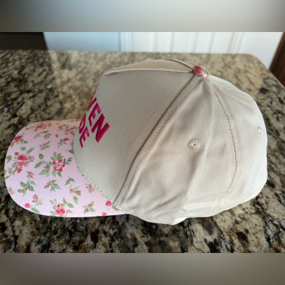 Heaven Made Floral Pink & White Trucker Hat - Picture 2 of 6